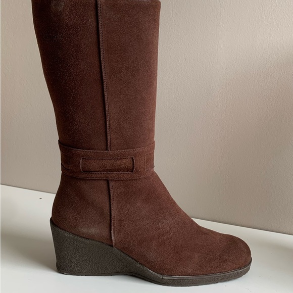 Vintage 70s/80s Blondo Brown Suede Boots - Picture 3 of 11